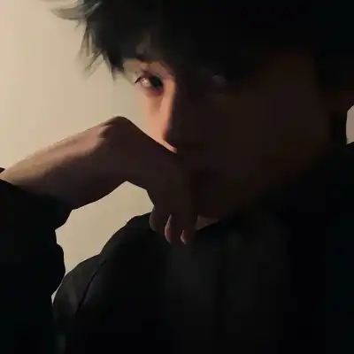 仰映容